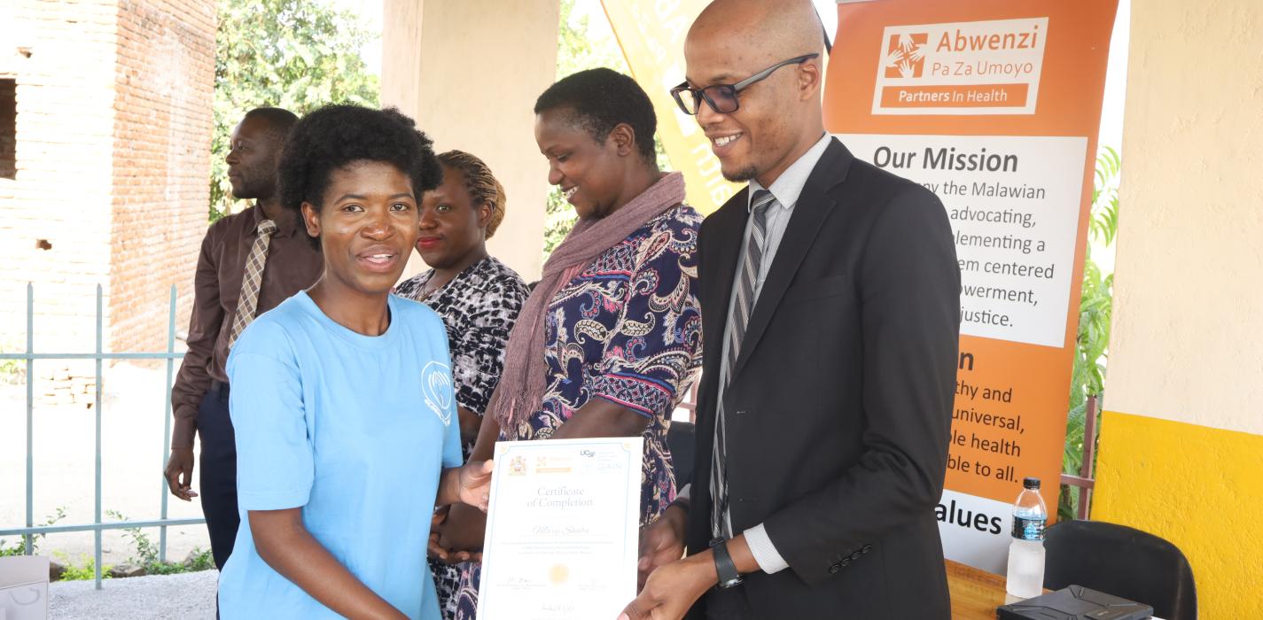 Neno DHSS hands over certificate of completion