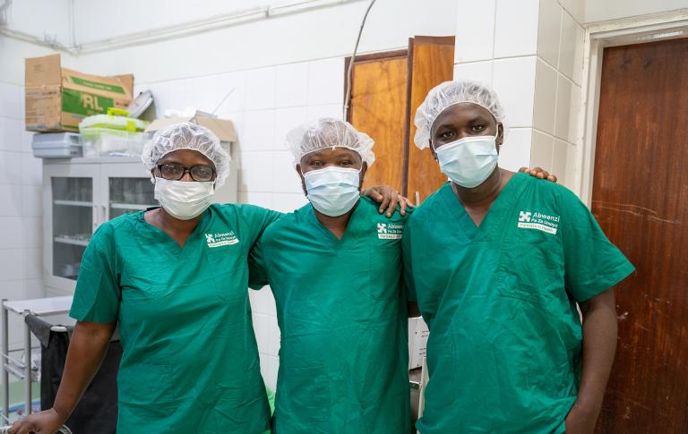 PIH Malawi staff in the operating theatre.