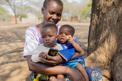 Grandmother and the maternal orphans 